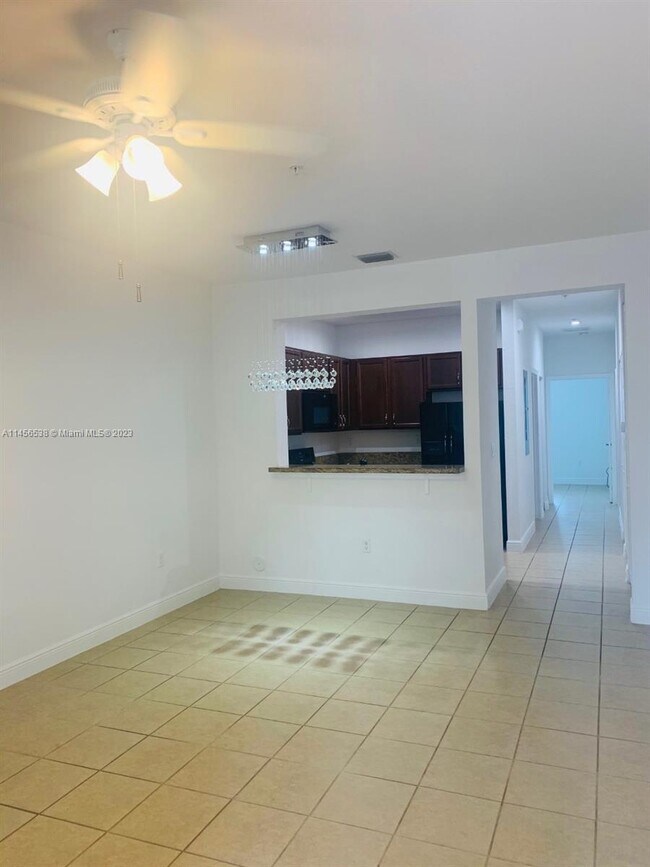 Building Photo - 843 SW 147th Ave