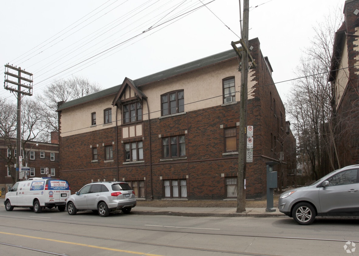 Building Photo - 84 Willow Ave