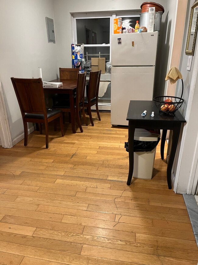 Foto del edificio - 2732 12th St