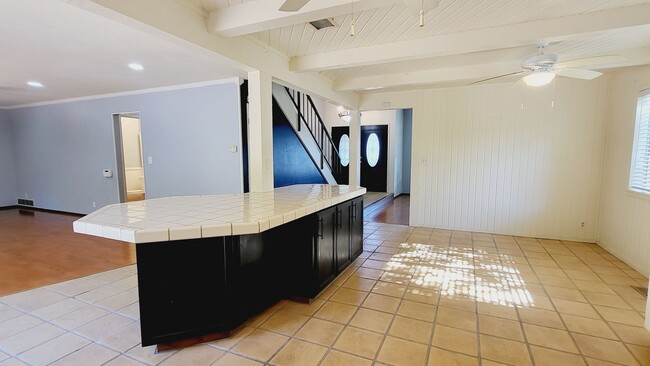 Building Photo - Single Family Home