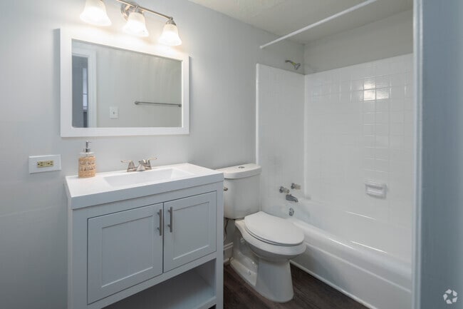 1 bed, 1 bath, 700 sq ft - Vue-Glenn