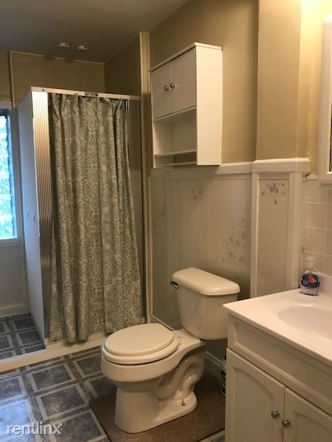 Building Photo - 1 br, 1 bath Apartment - 304 Chase Ave