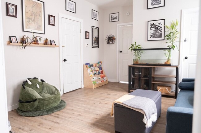 Building Photo - 1539 S 11th St