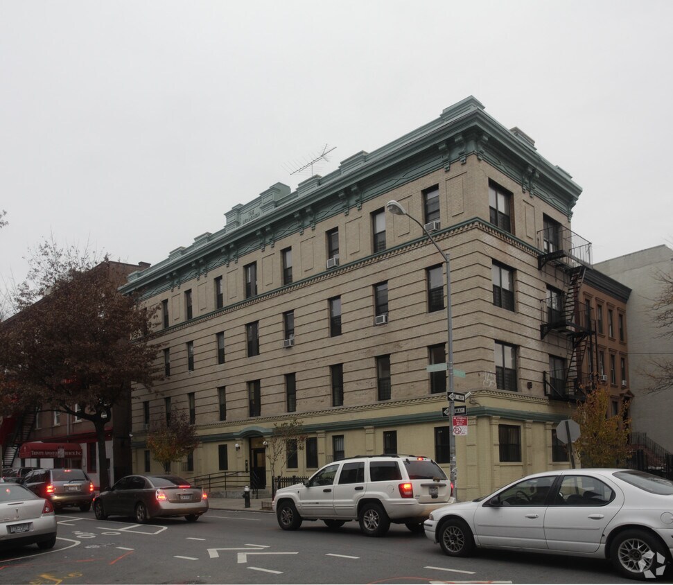 Primary Photo - 551 De Kalb Ave