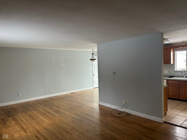 Foto del edificio - 8667 N Ricks Dr E