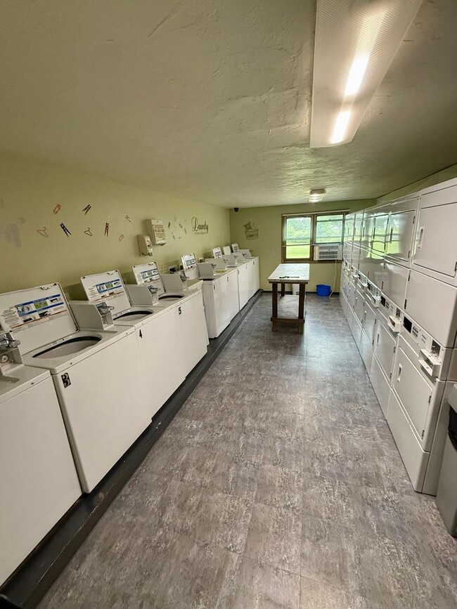 Interior Photo - River Park Terrace
