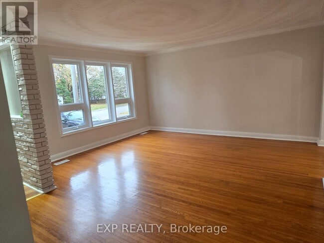 Building Photo - 24 Fulham St