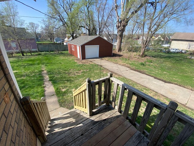 Foto del edificio - Remodeled 2 Bedroom with Garage