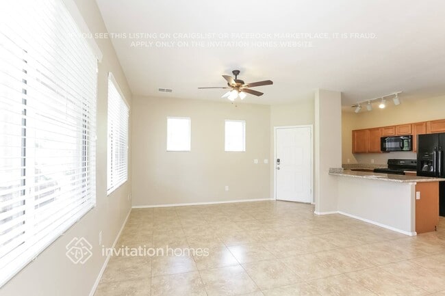 Building Photo - 1532 S Avocet St
