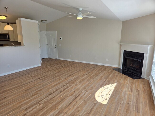 Foto del edificio - 634 Timberline Ridge Ln