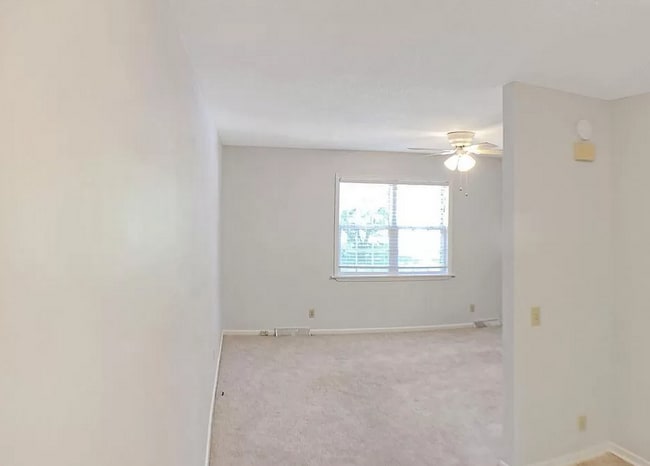 Photo - 8 St Mark Rd House