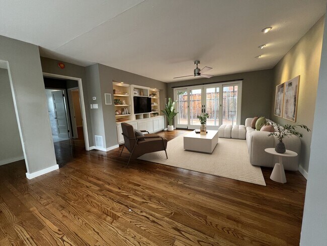 Building Photo - Chic Piedmont Pines home with Enclosed Yard
