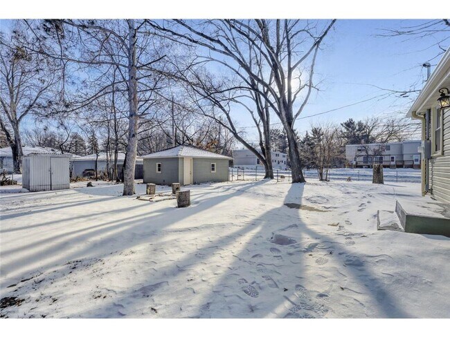 Building Photo - 6300 Quebec Ave N