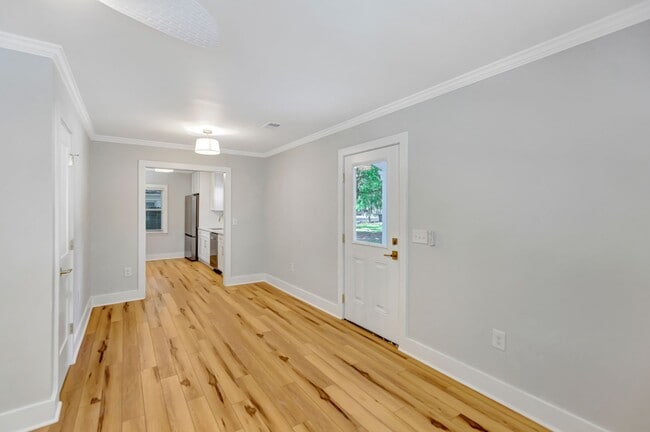 Building Photo - 1757 Skinner Ave