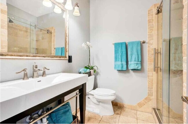 Foto del edificio - 840 E Washington St