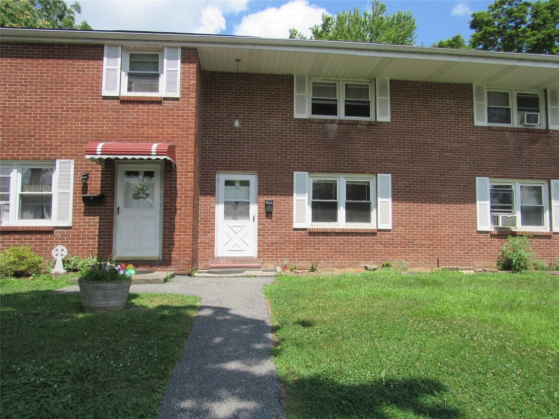 Primary Photo - 54 Golden Hill Ave