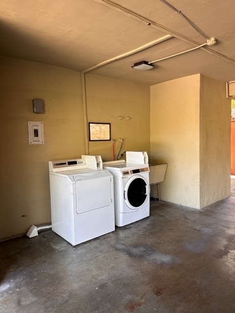 Building Photo - Fourth Circle