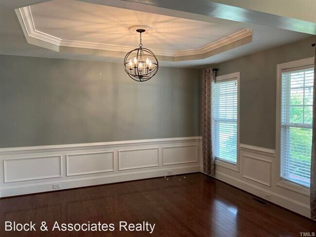 Building Photo - 5 br, 3.5 bath House - 332 Covenant Rock Lane