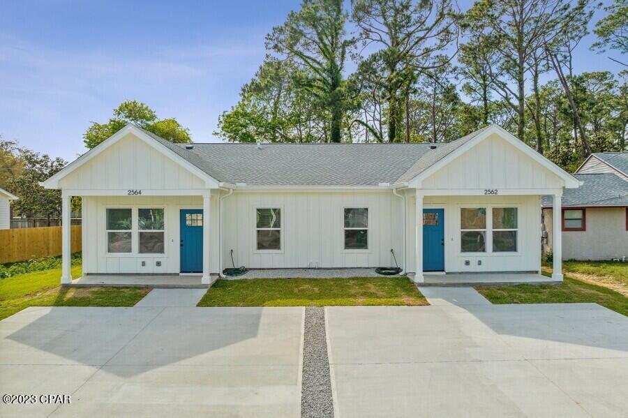 2562 Oak St, Panama City Beach, FL 32408 Room for Rent in Panama City