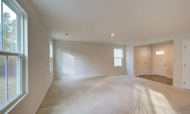 Foto del edificio - Spacious 4/2.5 Move In Ready Now
