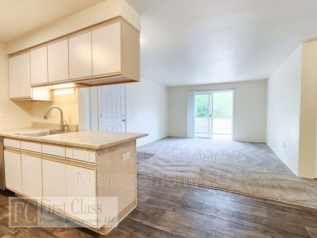Building Photo - 1285 NW 183rd Ave