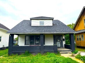 Building Photo - 2028 N Dexter St
