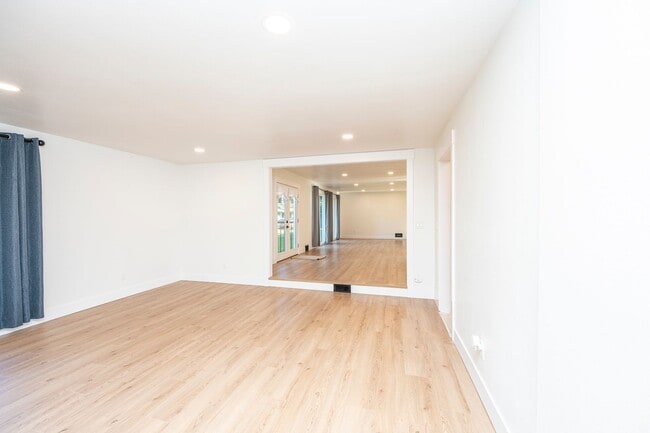 Foto del edificio - Lakewood Rambler 3 bedroom + Bonus