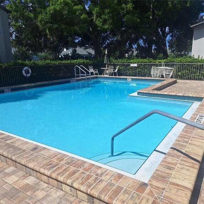 Foto del edificio - 2377 Lake Heather Heights Ct