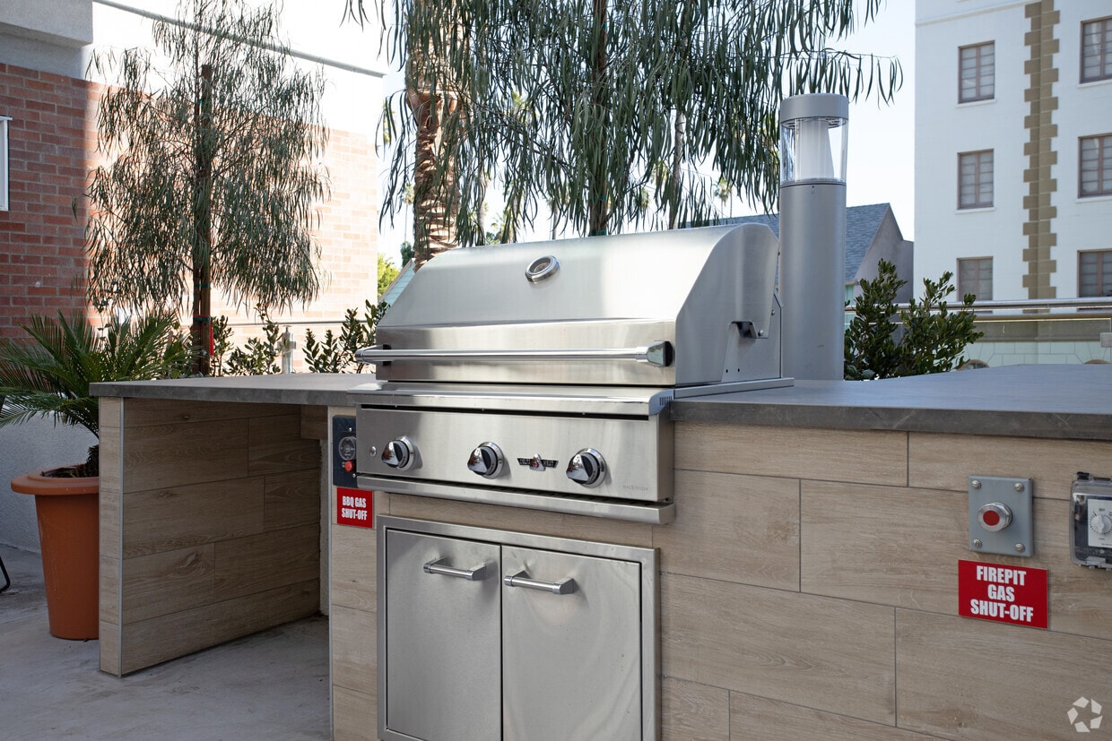 Sawyer Apartments in Los Angeles, CA Westside Rentals