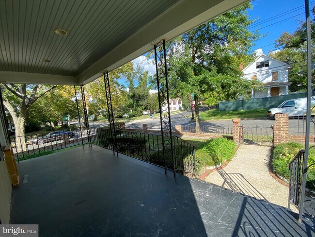 Foto del edificio - 3014 16th St NE