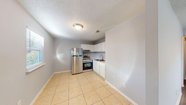 Foto del edificio - 2Bed/ 1 Bath Apartment Available NOW in Jacksonville!
