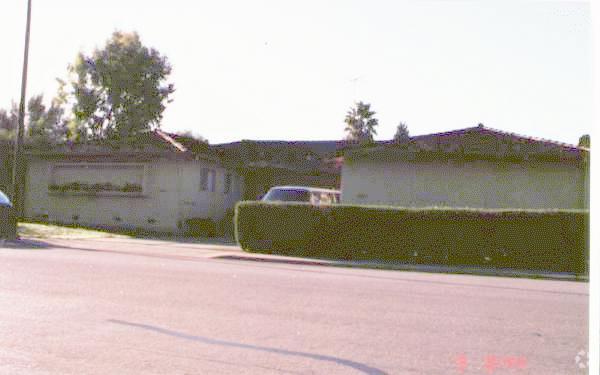 Primary Photo - 1295-1297 Mountain Shadows Dr