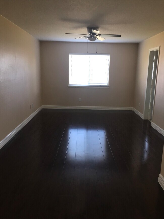 Foto del edificio - 2844 Morningmist Ln