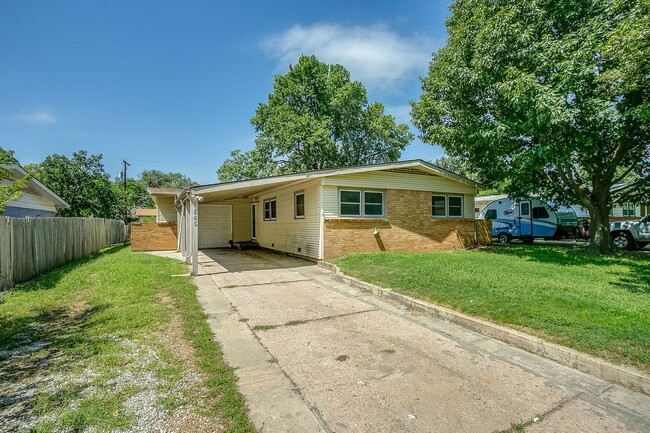 Foto del edificio - 545 Riverview Ave