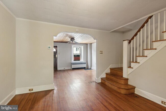Building Photo - 143 Levering St