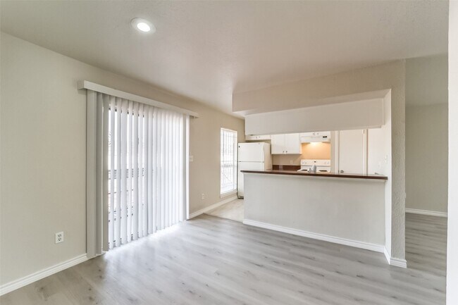 Foto del edificio - 6202 Skyline Dr