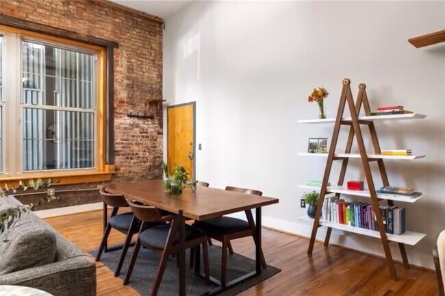 Foto del edificio - 267 Peters St SW