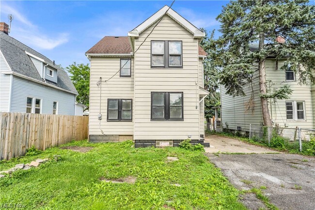 Building Photo - 4142 E 143rd St