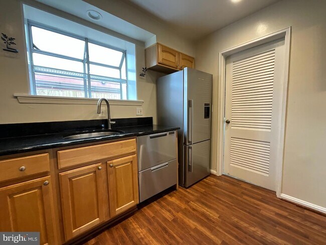 Foto del edificio - 3719 Ingalls Ave