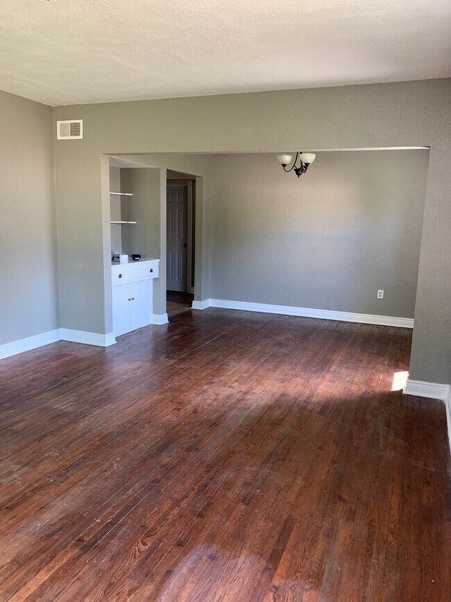 Foto del edificio - 3 Bedroom home with a bonus room