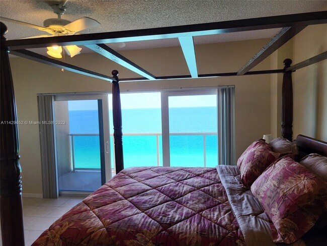 Building Photo - 880 Mandalay Ave