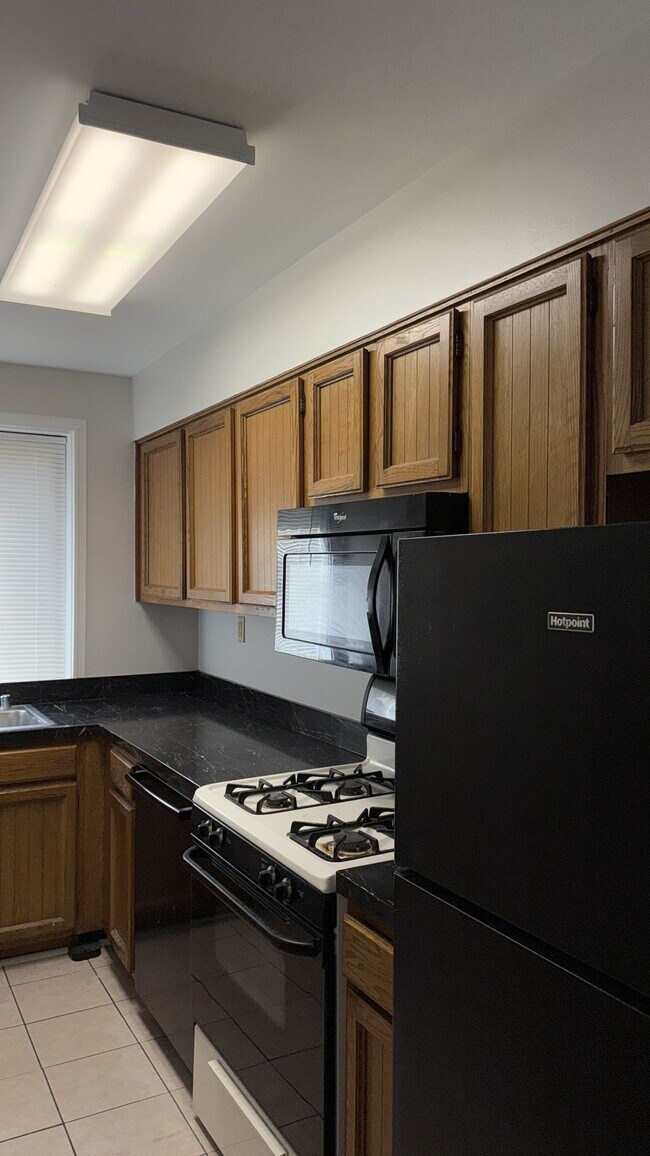 Foto del edificio - 3819 Davis Pl NW