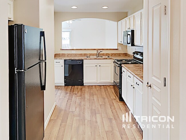 Building Photo - 30568 N Zircon Dr