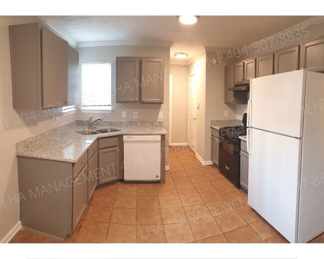 Building Photo - Beautiful 4br/2.5th + Loft