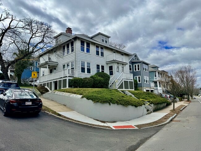 Foto del edificio - 740 Belmont St