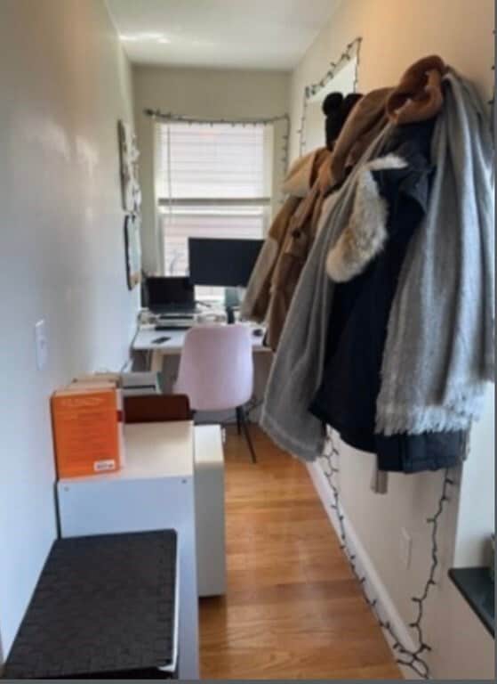 Building Photo - 338 W Broadway