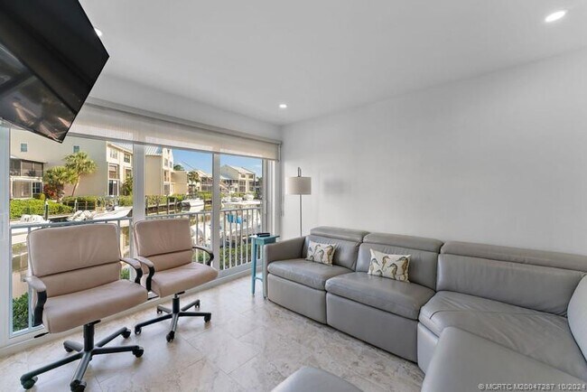 Foto del edificio - 3901 SE St Lucie Blvd