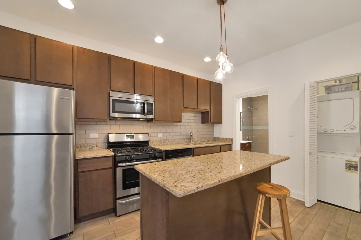 3530 W Armitage Ave, Chicago, IL 60647 Apartments in Chicago, IL