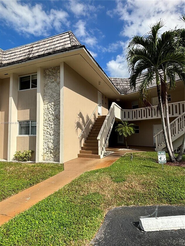 Primary Photo - 7470 Miami Lakes Dr