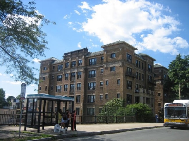 Foto del edificio - 448 Park Dr